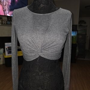 Forever 21 Heather Gray Twist-Front Long-Sleeve Crop Top